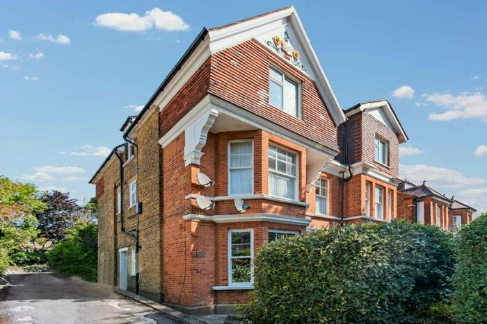 2 Bedroom Flat To Rent In Thornlaw Road, West Norwood, SE27