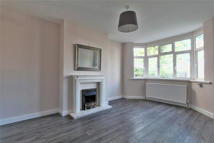2 Bedroom Flat To Rent In Harrow View, Harrow, HA2