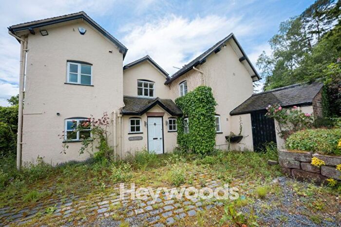 4 Bedroom Cottage For Sale In Woodside, Baldwins Gate, ST5