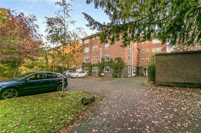 2 Bedroom Flat To Rent In West Hill, Putney, SW15
