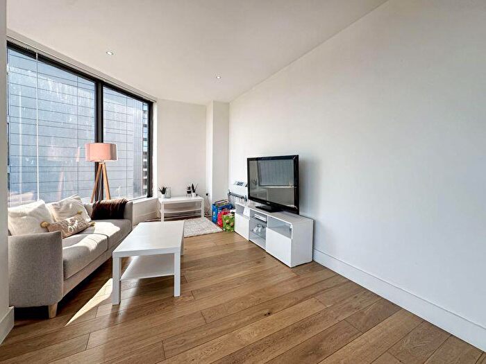 2 Bedroom Flat To Rent In Cornwall House, - High Street, Slough, SL1