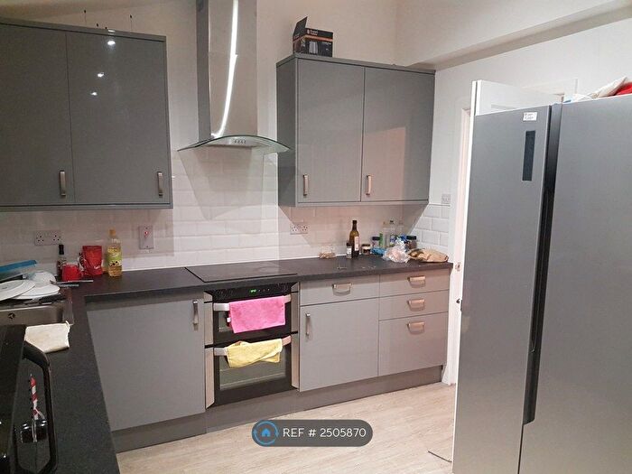 7 Bedroom Semi-Detached House To Rent In Bristol, Bristol, BS7