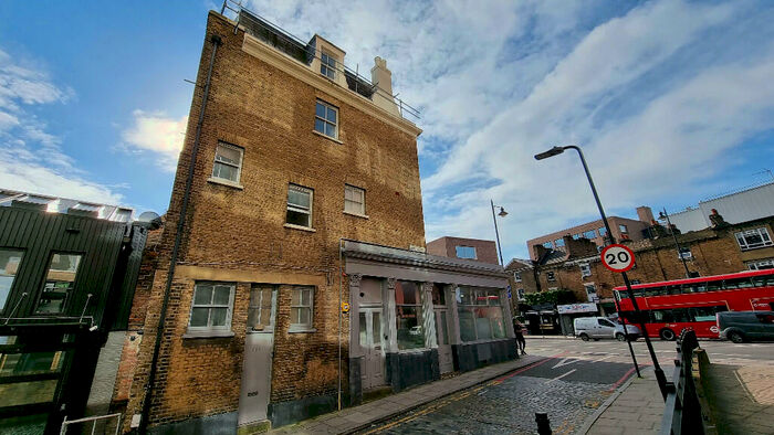 Studio To Rent In Kingsland Road, London, E8