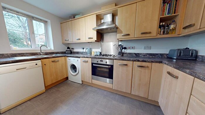 3 Bedroom End Of Terrace House For Sale In Dennetts Close, Daventry, NN11