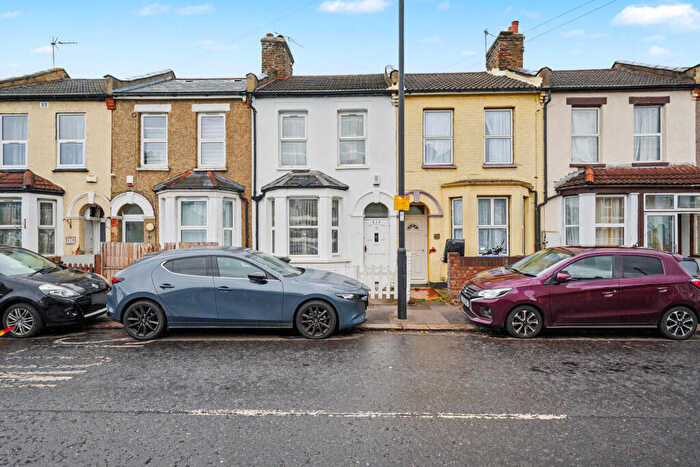 2 Bedroom Terraced House For Sale In Alma Road, Enfield, EN3