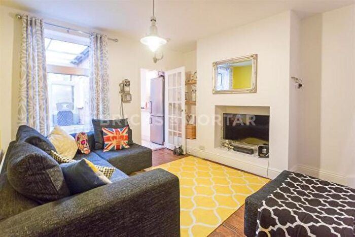 3 Bedroom Flat To Rent In (£pppw) Malcolm Street, Heaton, Newcastle Upon Tyne, NE6