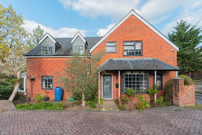 4 Bedroom Detached House For Sale In Racketts Lane, Southampton Road, Hythe, SO45