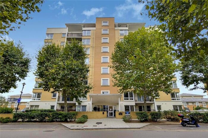3 Bedroom Flat To Rent In Adventure Court, East India Quay, London, London E14