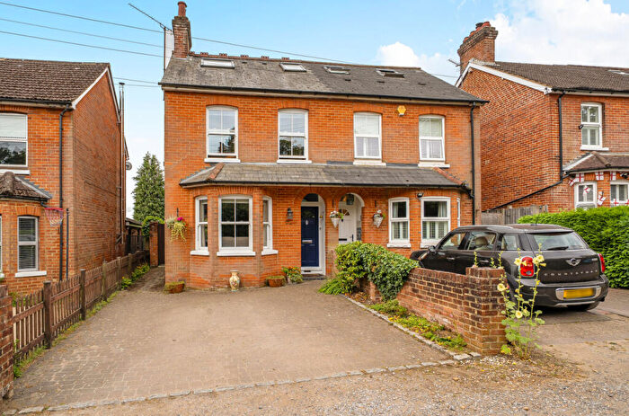 4 Bedroom Semi Detached House For Sale In Nelson Road, Farnham, Surrey, GU9