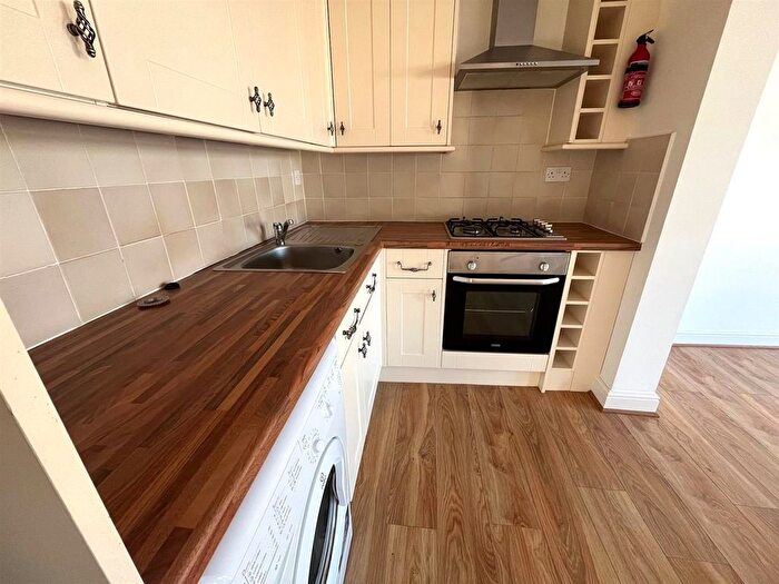 1 Bedroom Flat For Sale In Southmead Road, Westbury-On-Trym, Bristol, BS10