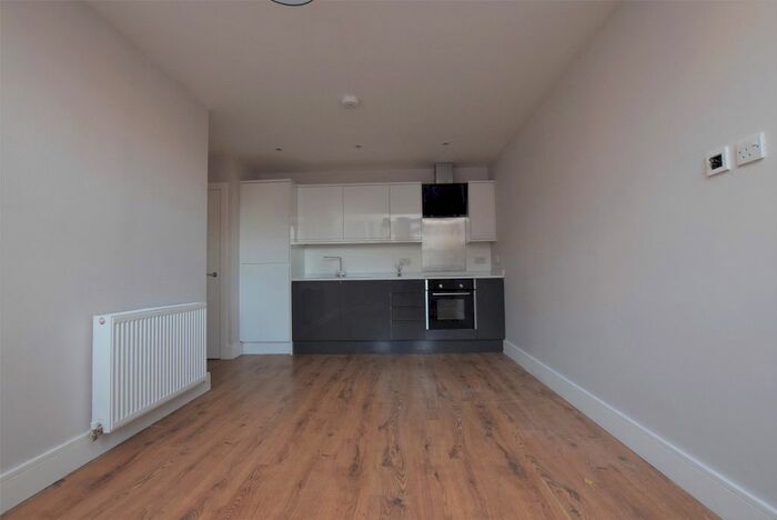 2 Bedroom Flat To Rent In Verve Apartments, 5 Mercury Gardens, Romford RM1