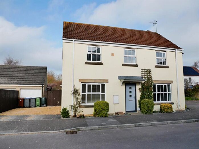 4 Bedroom Detached House For Sale In Honeysuckle Close, Calne, SN11