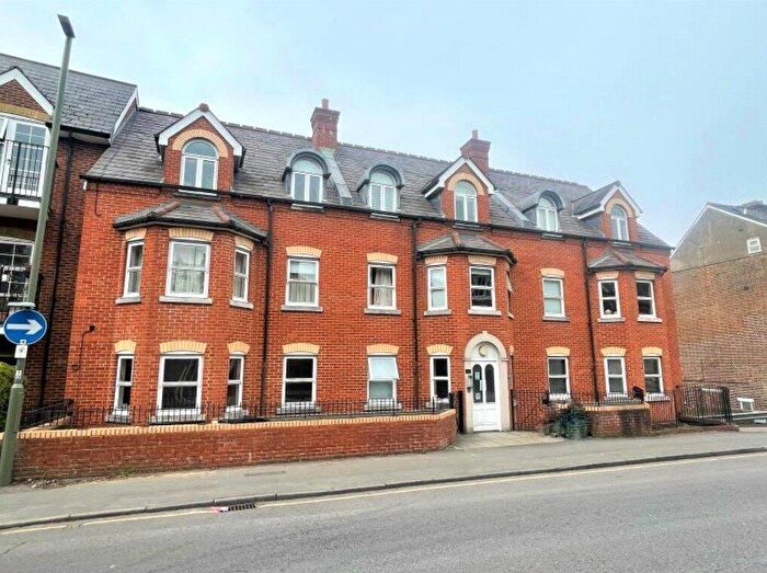 2 Bedroom Flat To Rent In Sydenham Road, Guildford, Surrey, GU1