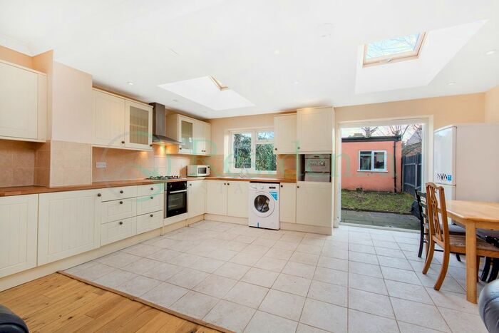 4 Bedroom Terraced House To Rent In Fishponds Road, Tooting Broadway, SW17