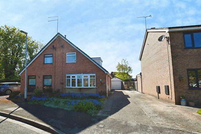 2 Bedroom Semi-Detached Bungalow For Sale In Fairfax Drive, Hedon, HU12