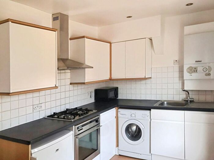 2 Bedroom Flat For Sale In Addington Road, Reading, RG1
