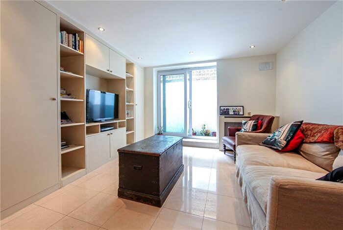 1 Bedroom Flat To Rent In Long Lane, London, SE1