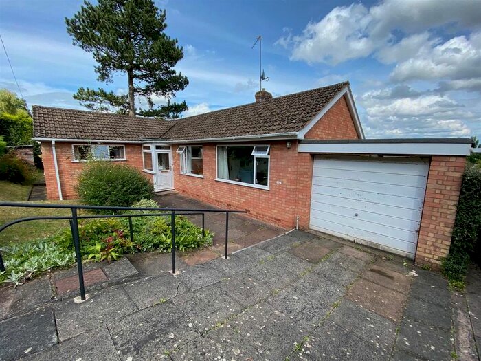 3 Bedroom Detached Bungalow For Sale In Green Lane, Malvern, WR14
