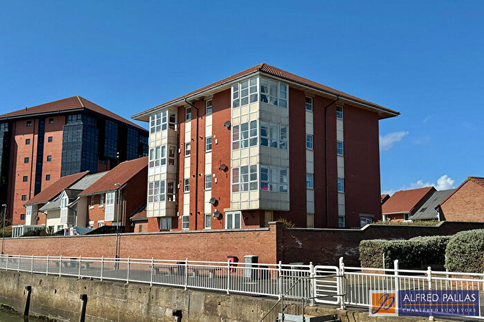 2 Bedroom Apartment For Sale In Wheatsheaf Court, North Haven, SR6