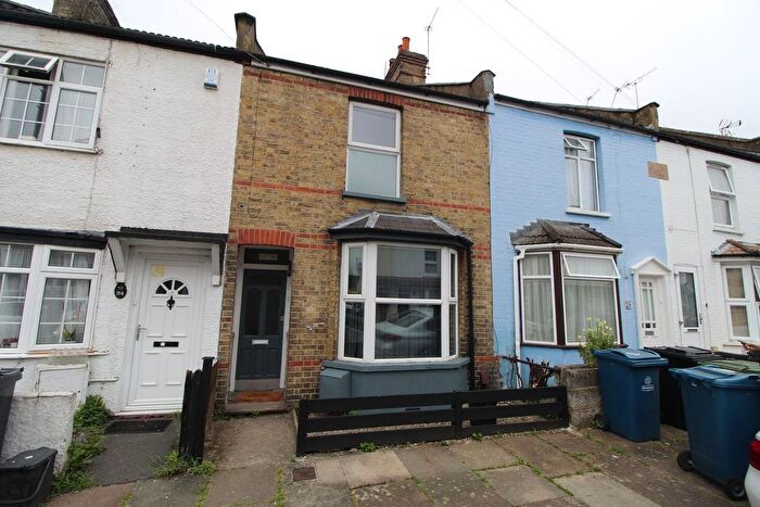 1 Bedroom Terraced House To Rent In Mead Road, Edgware, HA8
