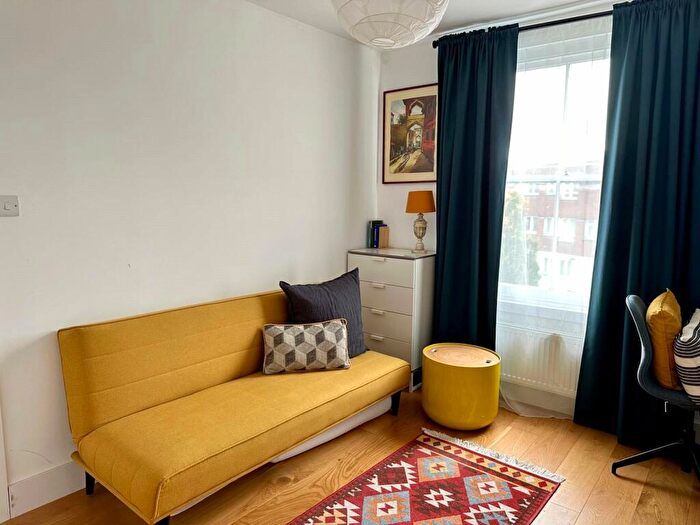 2 Bedroom Apartment To Rent In Grafton Road, London, NW5