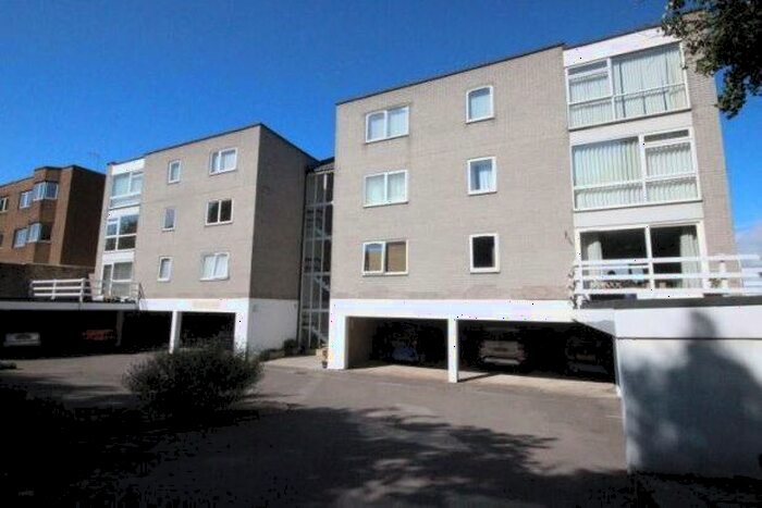 2 Bedroom Flat To Rent In Wellington Court, Clevedon, BS21