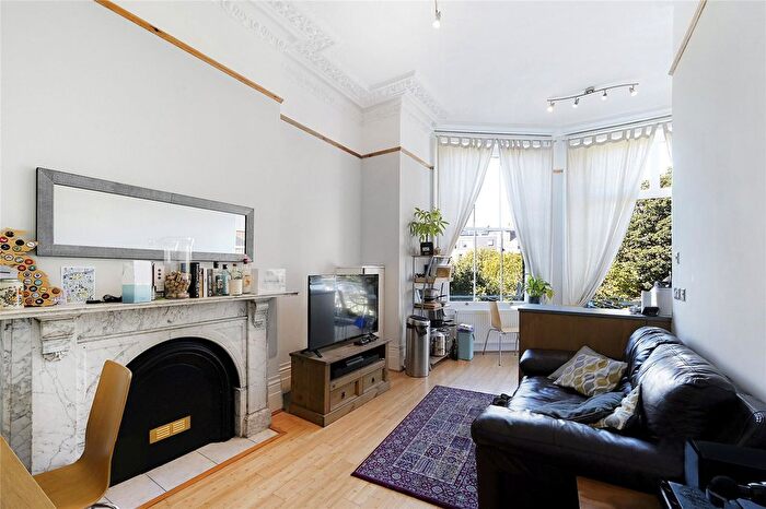 2 Bedroom Flat To Rent In Nightingale Mansions, Nightingale Lane, London, SW12