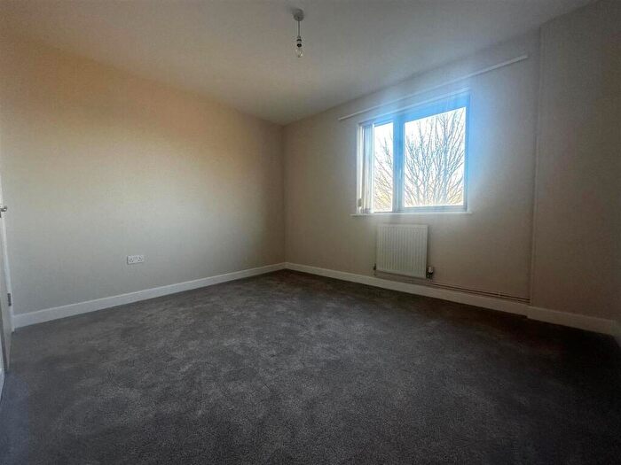 2 Bedroom Flat To Rent In Clarence Row, Gravesend, DA12