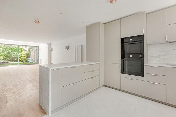 4 Bedroom Detached House To Rent In Gainsborough Road, Richmond, TW9