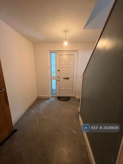 3 Bedroom Semi Detached House To Rent In Newey Avenue, Bedworth, CV12