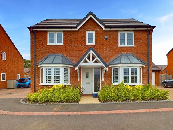 3 Bedroom Detached House For Sale In Villard Close, Coombe Hill, GL19