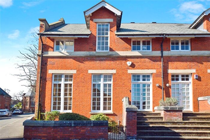 3 Bedroom Semi-Detached House For Sale In Victory Road, London, E11