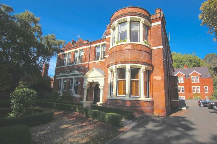 2 Bedroom Flat To Rent In Magdala Road, Nottingham, NG3