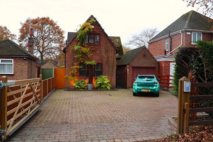 3 Bedroom Detached House For Sale In Rugby Road, Coventry, CV3