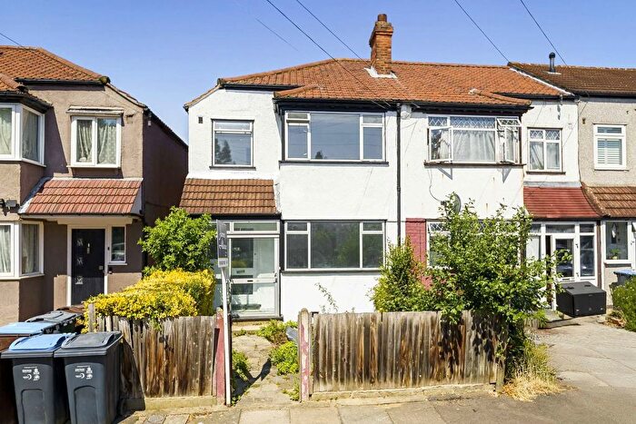 3 Bedroom Terraced House For Sale In Windermere Road, London, SW16