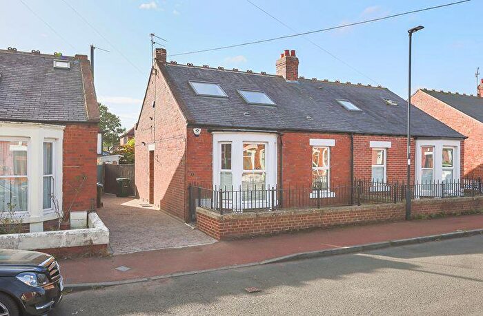 3 Bedroom Semi-Detached Bungalow For Sale In Oakfield Terrace, Gosforth, Newcastle Upon Tyne, NE3