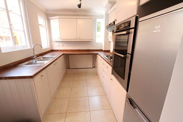 2 Bedroom Terraced House To Rent In Broughton Road, Banbury, Oxon, OX16
