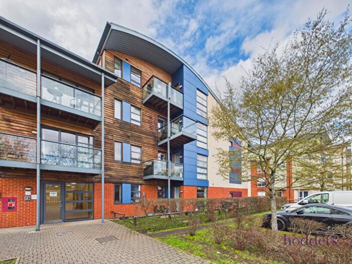 2 Bedroom Apartment For Sale In Surrey, KT16