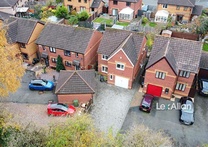 3 Bedroom Detached House For Sale In The Houx, Stourbridge, DY8