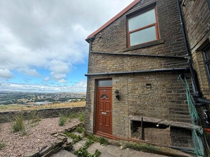 1 Bedroom Cottage To Rent In Roper Lane, Queensbury, BD13