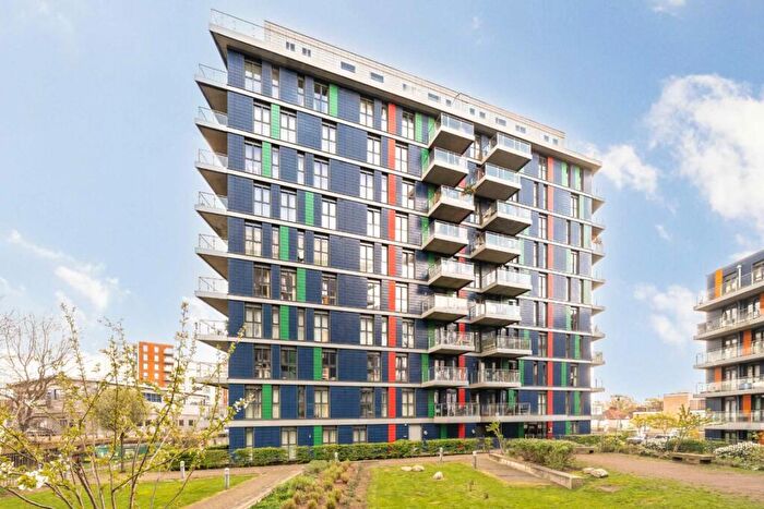 2 Bedroom Flat For Sale In Hatton Road, Ealing, HA0