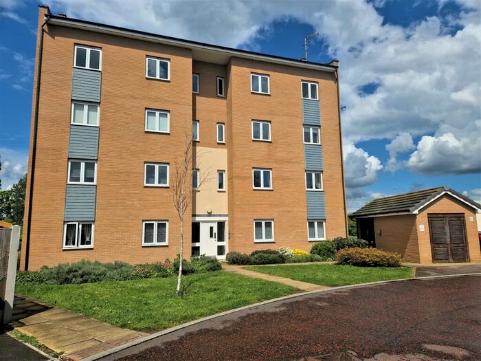 2 Bedroom Apartment To Rent In Clenshaw Path, Basildon, SS14