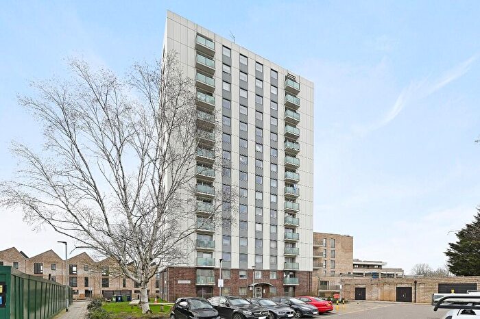 2 Bedroom Apartment To Rent In Granville Road, London, NW2