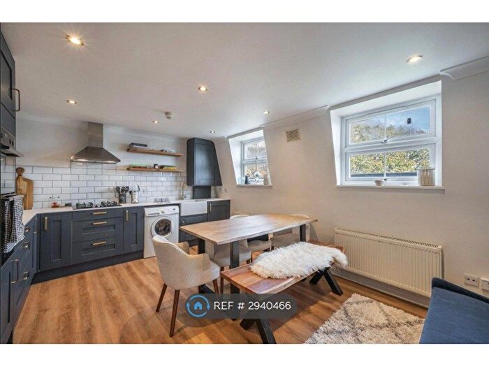 3 Bedroom Flat To Rent In Lough Road, London, N7