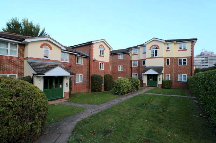 2 Bedroom Flat To Rent In Alexandra Park, Queen Alexandra Road, High Wycombe, HP11