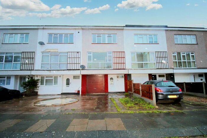 4 Bedroom Terraced House To Rent In Belstedes, Basildon, SS15