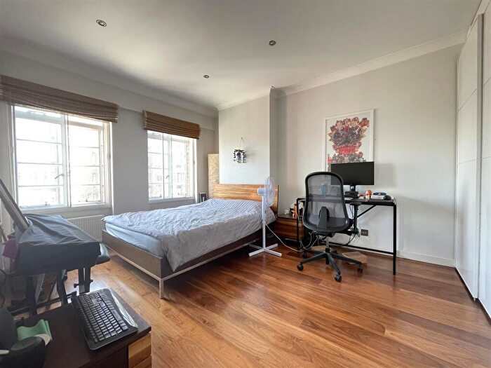 2 Bedroom Apartment To Rent In Rossmore Court, Park Road, London, NW1