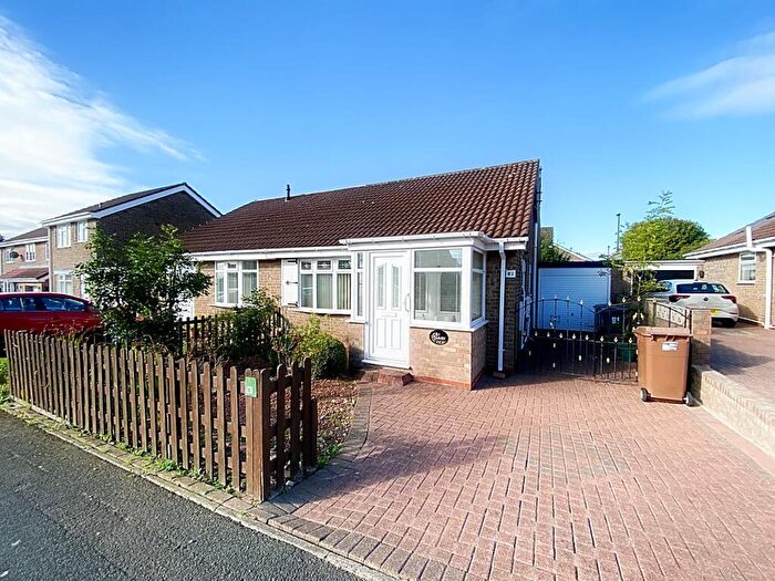 2 Bedroom Semi-Detached Bungalow For Sale In Chelford Close, Wallsend, NE28