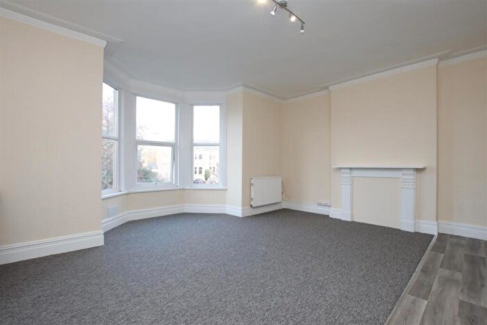 2 Bedroom Flat To Rent In Newbridge Hill, Bath, BA1