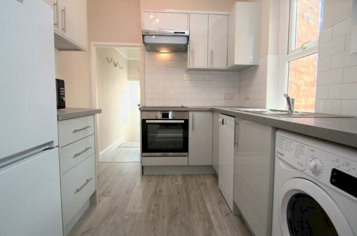 3 Bedroom Flat To Rent In Shortridge Terrace, Newcastle Upon Tyne, NE2